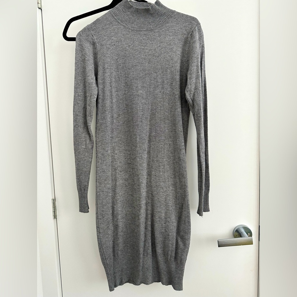 Robe courte ajustée